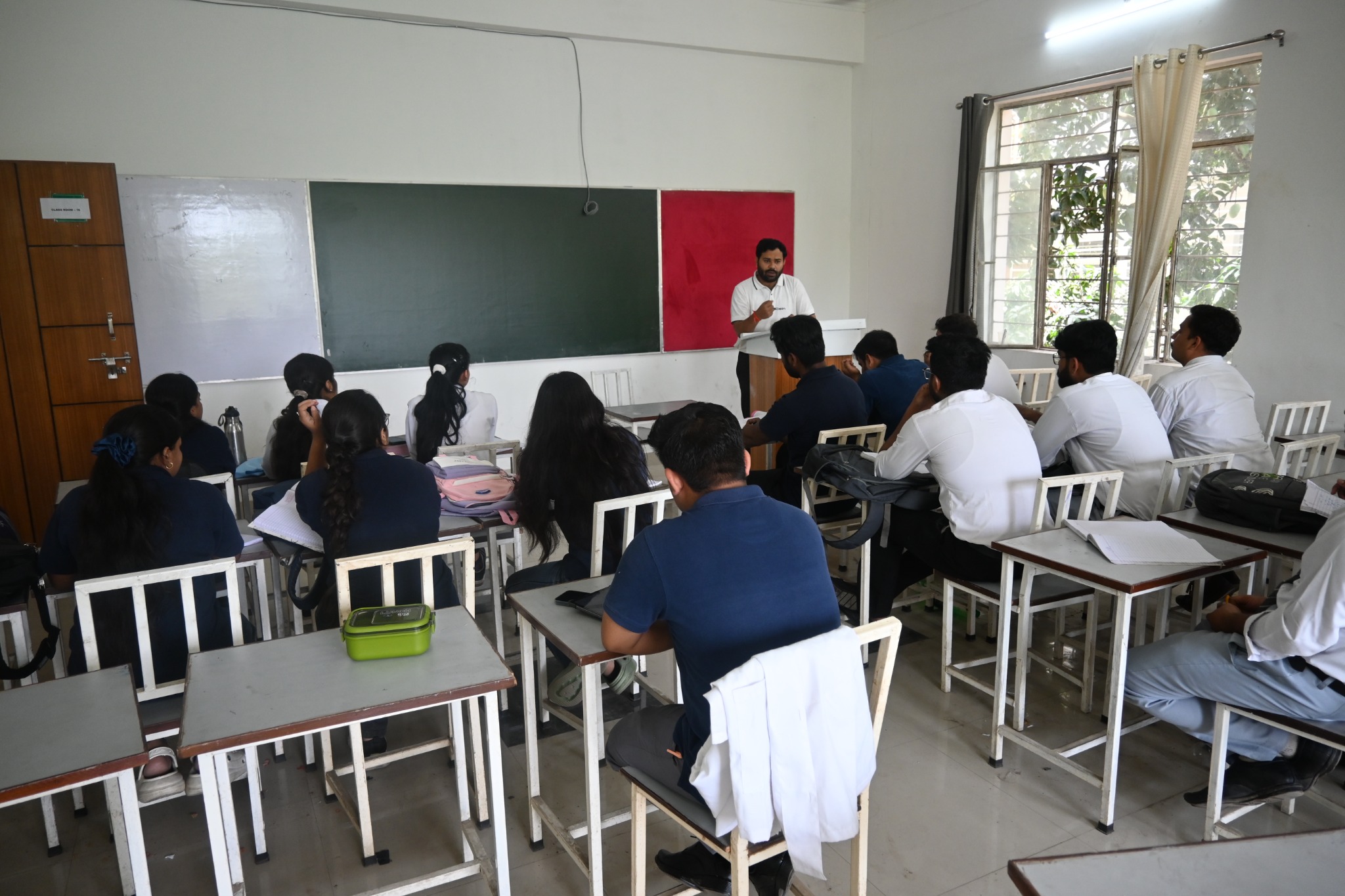Wide view of BAMS students attending a lecture