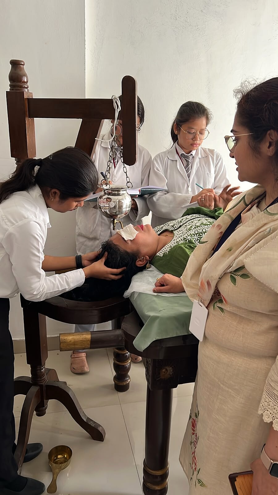 Supervised Shirodhara practical training in the Panchakarma Department